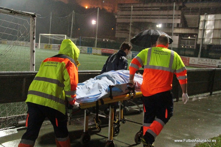 Juan (Astur) es evacuado al hospital, jornada 14ª temporada 14/15